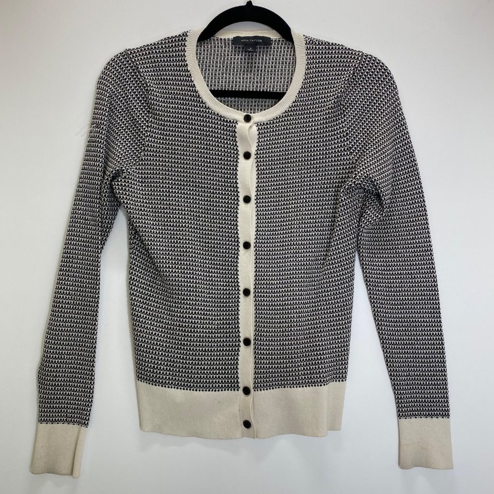 Ann Taylor Sweater Womens M Scoop Neck Long Sleeve Black White Buttons Down